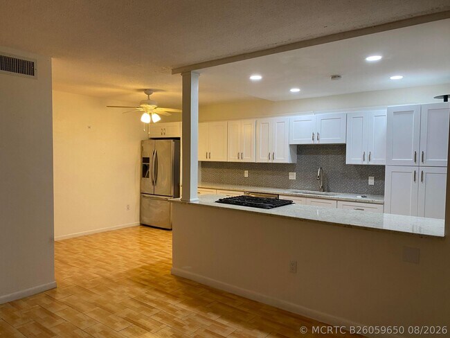 Building Photo - 250 SW 7th St