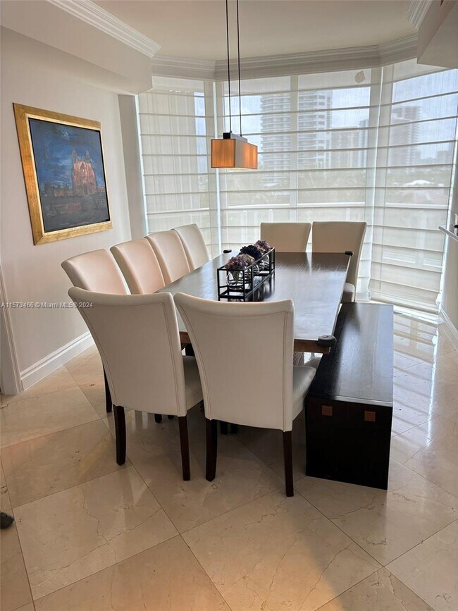 Building Photo - 21050 Point Pl