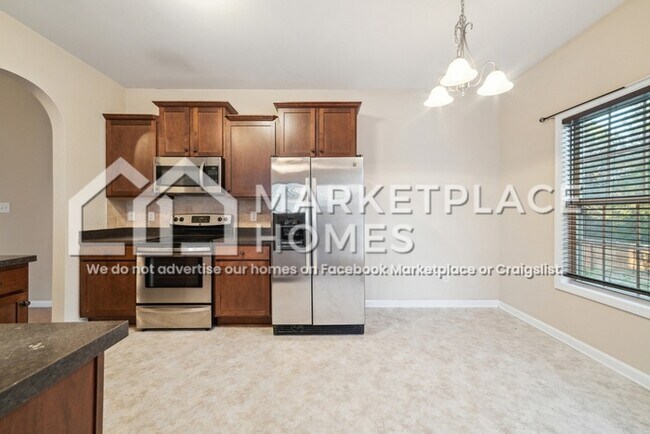 Building Photo - 405 Peppermint Dr