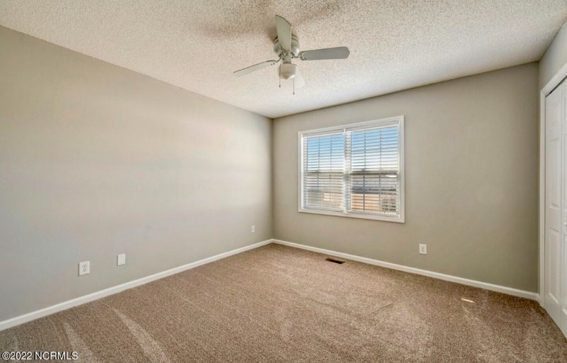 Building Photo - 2355 Vineyard Dr