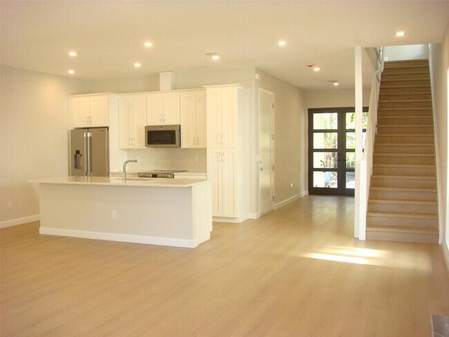 Building Photo - 3021 SW 1st Terrace