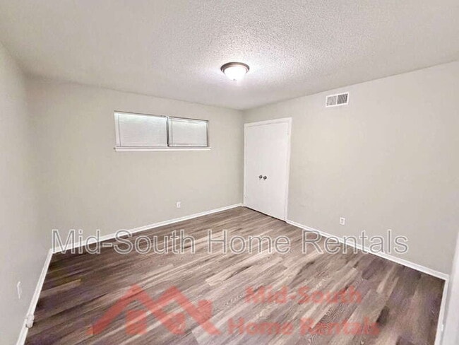Building Photo - 4077 Forest View Dr