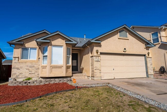 Building Photo - Stunning 4-bedroom, 3-bathroom home near Ft Carson!