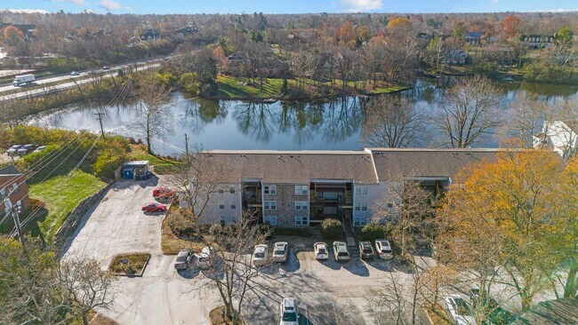 Building Photo - 2414 Lake Park Rd