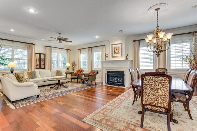 Building Photo - 166 21st Ave N