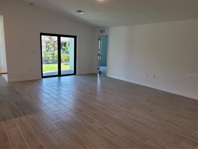 Building Photo - 11383 Baggot Ave