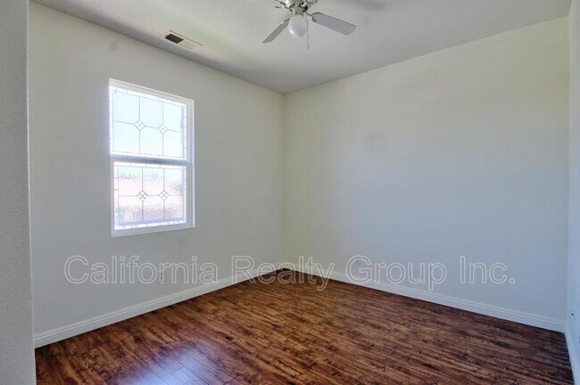 Building Photo - 34567 Spindle Tree St
