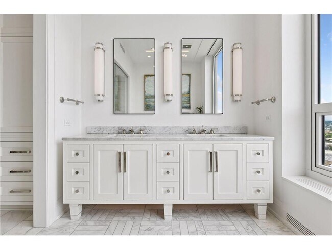 Building Photo - 1111 W River Pkwy