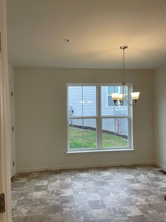 Building Photo - 8124 Kelly Dr