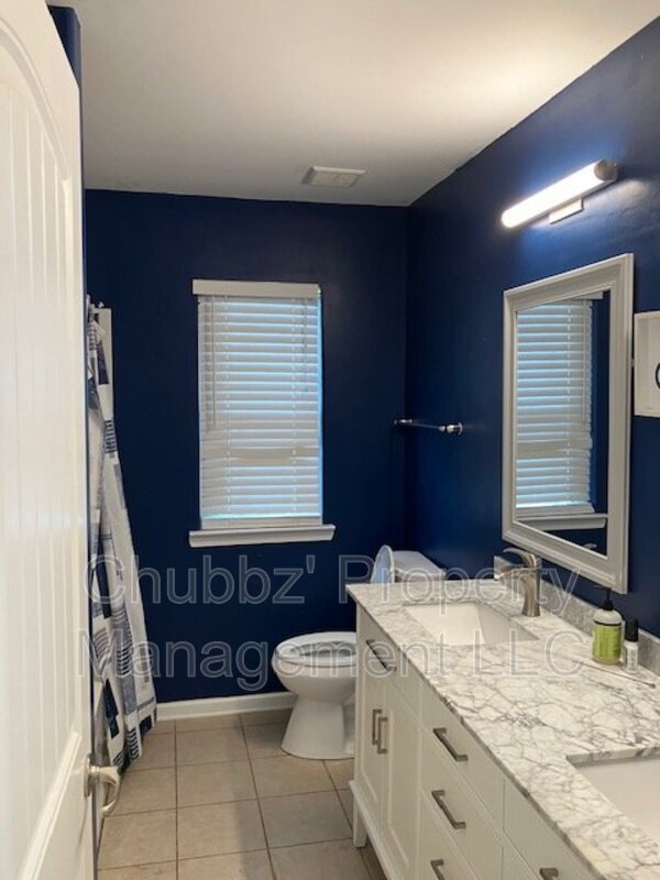 Building Photo - 12 Fan Palm Way