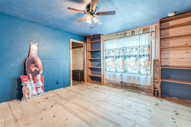Building Photo - 501 Engelke Rd