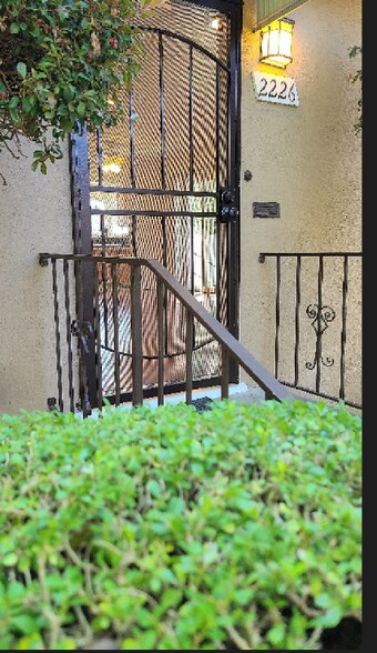 Building Photo - 2226 S Carmelina Ave