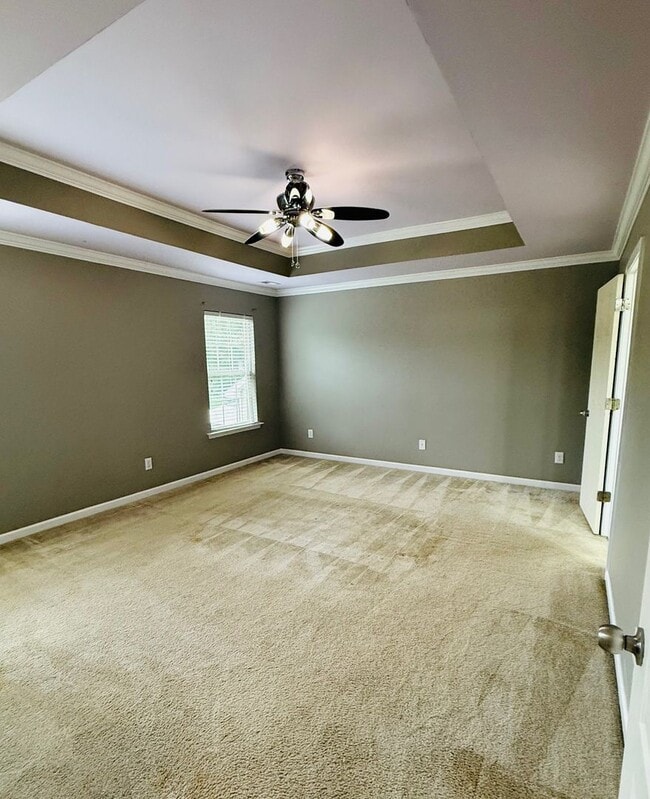 Building Photo - Hidden 4 bedroom, 2.5 bathroom Gem!