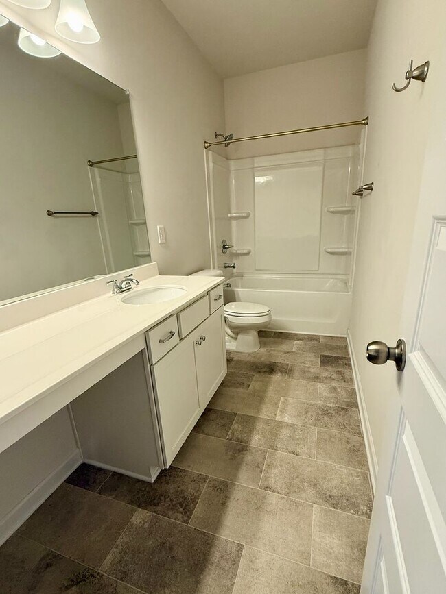 Building Photo - Beautiful New Home in Sought After Neighbo...