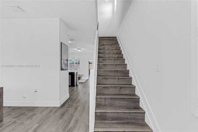 Building Photo - 15071 SW 113th Ter