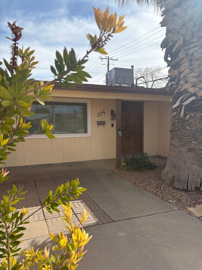 Building Photo - Home for rent on the Westside