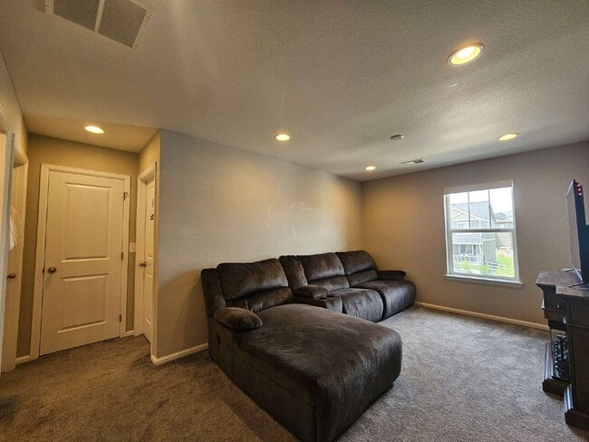 Building Photo - 5186 Ditmars Ln