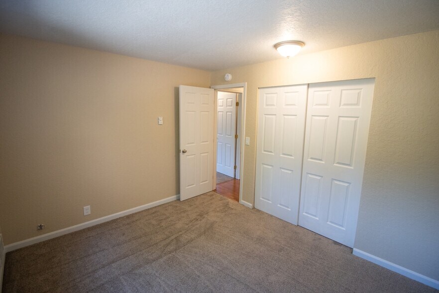 Building Photo - 14026 61st Pl W