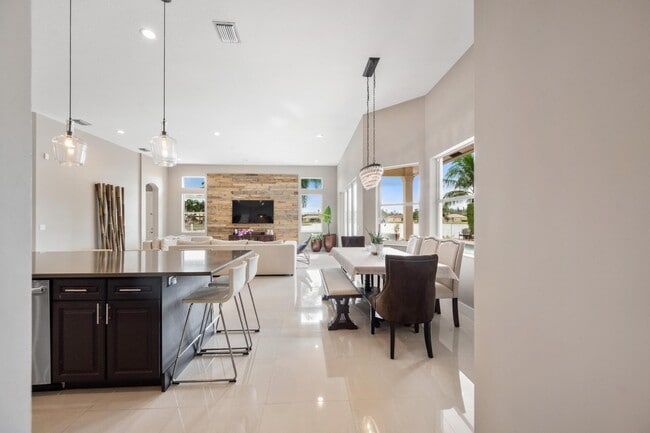 Building Photo - 11710 Paradise Cove Ln