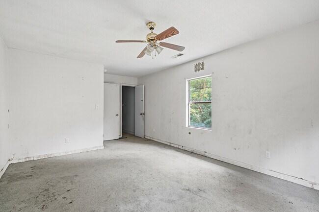 Building Photo - 615 Macon St