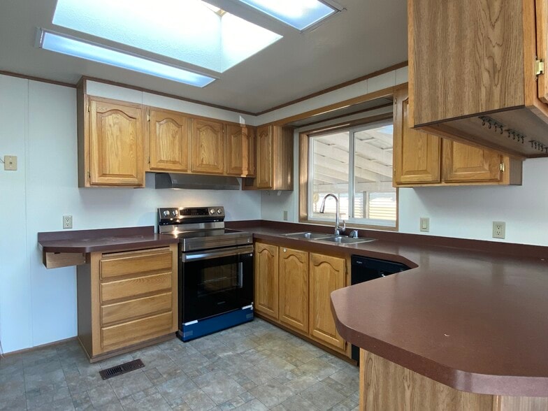 Building Photo - 1827 Westminster Ave