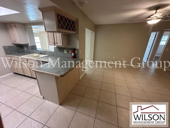 Building Photo - 620 Lakespur Ln