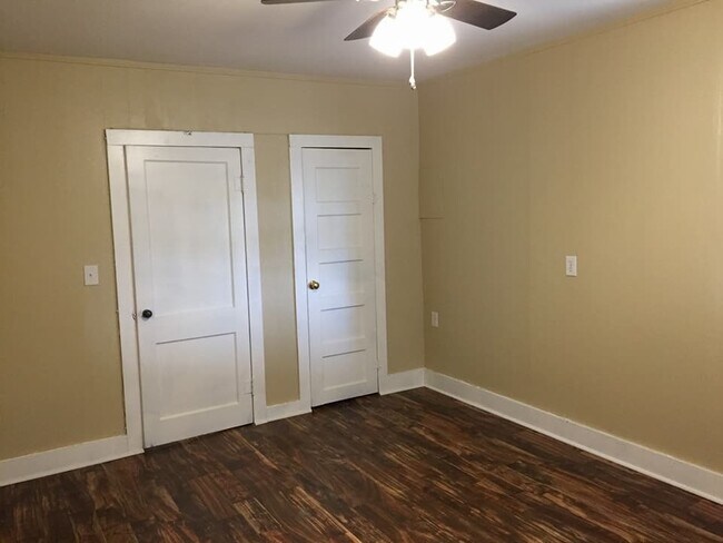 Building Photo - Cute 1 bedroom +office with 1 bath house in Washington County