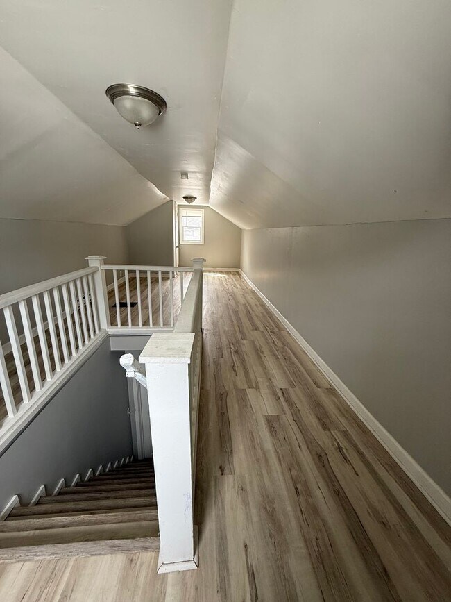 Building Photo - New Listing - Brookside Park 3 Bedroom Home