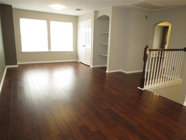 Building Photo - 4008 Sable Oaks Dr