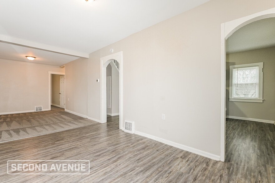 Building Photo - 137 Hill Rd