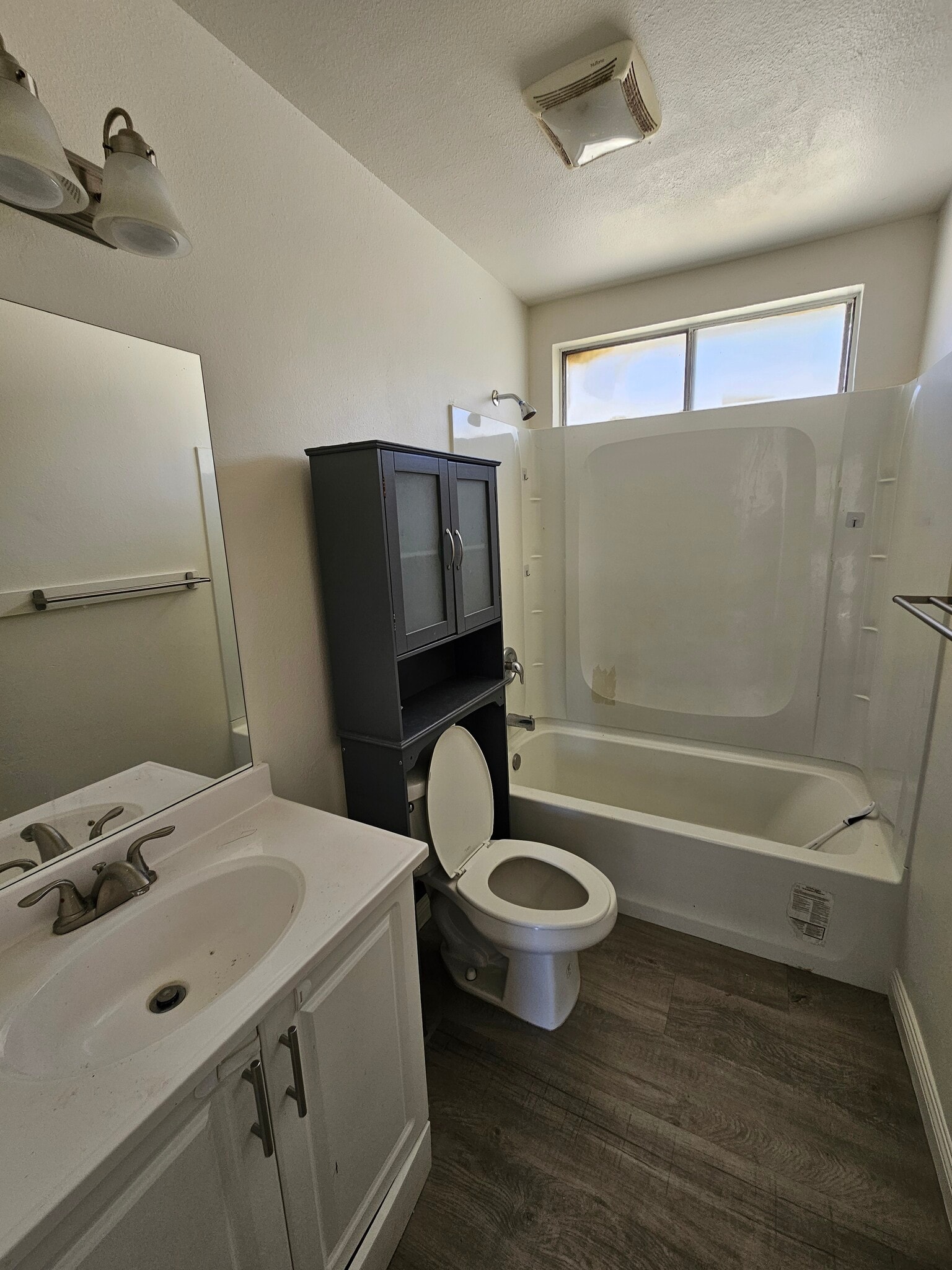 Building Photo - 2385 Chanslor St