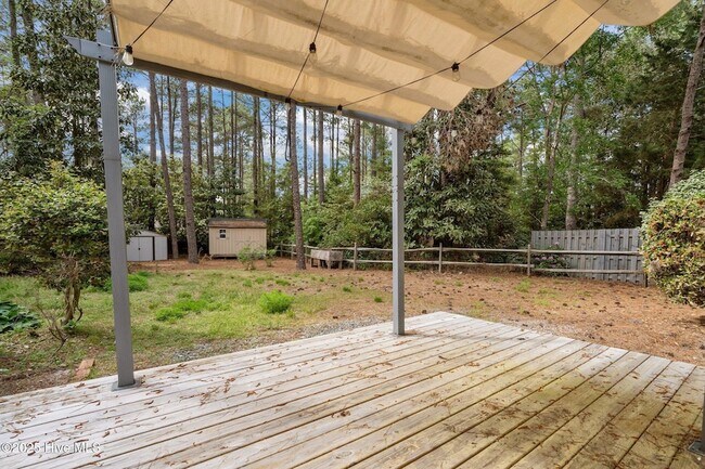 Building Photo - 185 Pine Ridge Dr