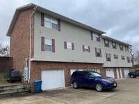 Building Photo - Dunhill Townhouses