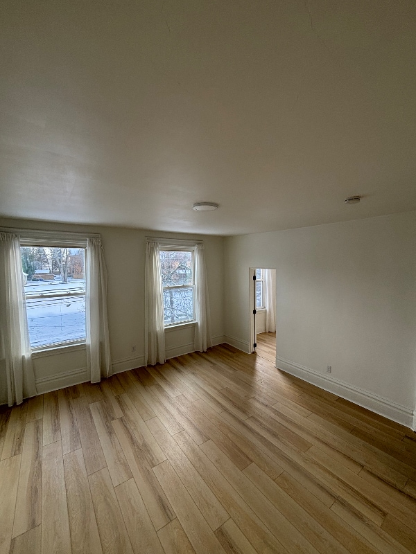 Primary Photo - 228 W Steuben St