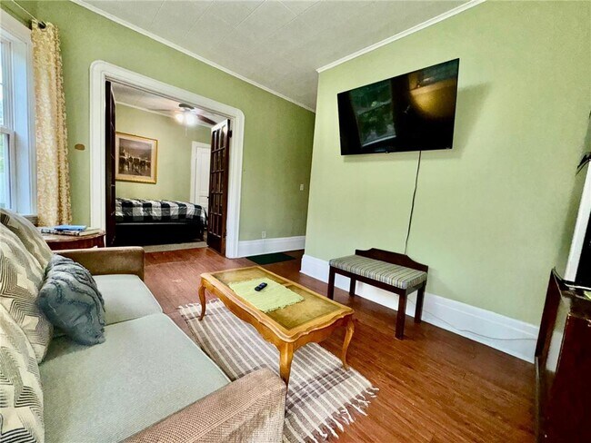 Building Photo - 1464 W Minnehaha Ave