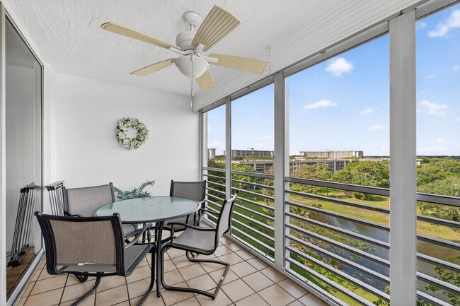 Building Photo - 3499 Oaks Way