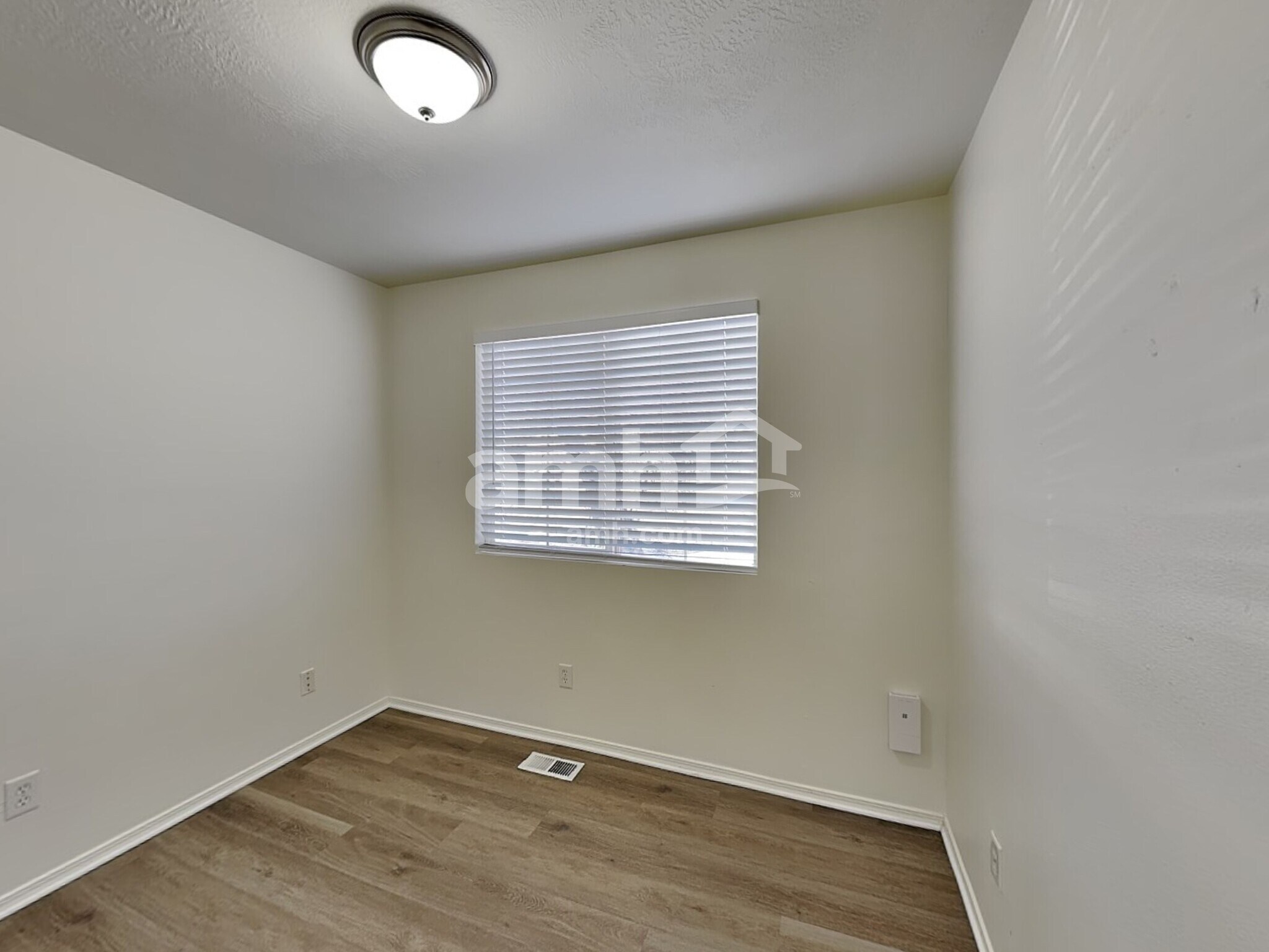 Building Photo - 14354 S Debrian Way