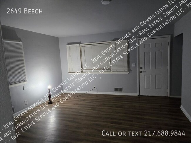 Building Photo - 2649 Beech-