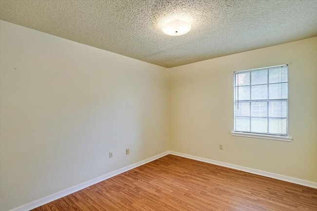 Building Photo - 155 Cypress Dr