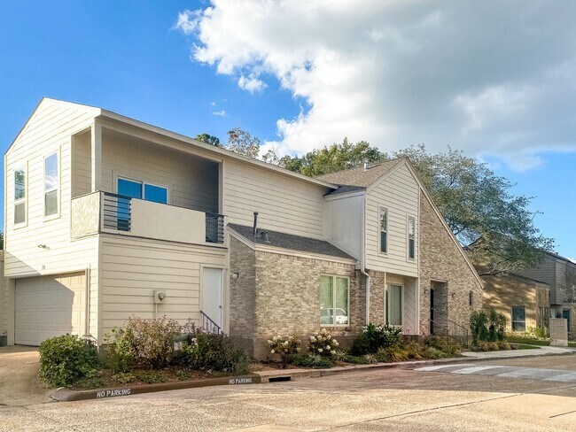 Building Photo - 12625 Memorial Dr