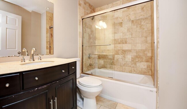 Building Photo - 746 Beech St