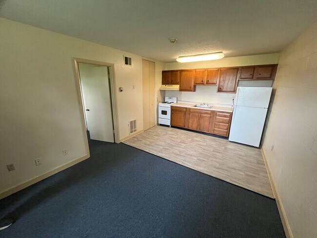 Primary Photo - 2103 St Johns Pl