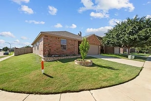 Building Photo - 701 Santa Rosa Dr
