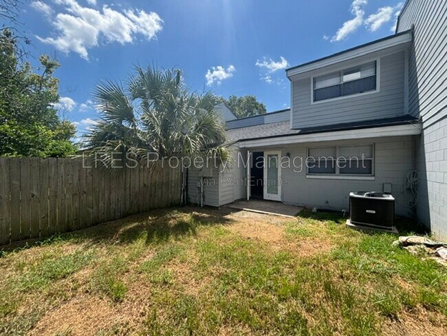 Building Photo - 1605 Terrace Dr