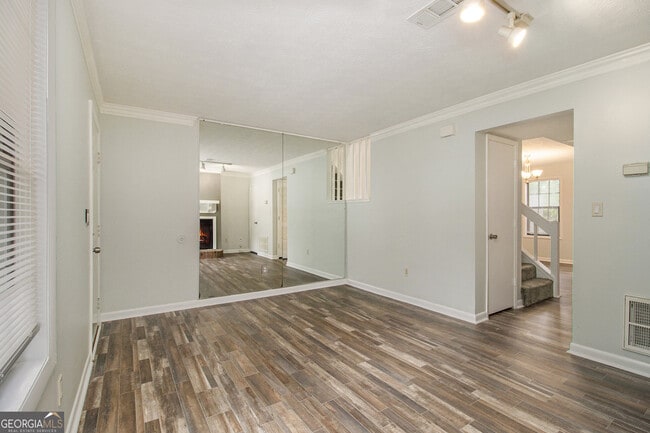 Building Photo - 3237 Highpoint Ct