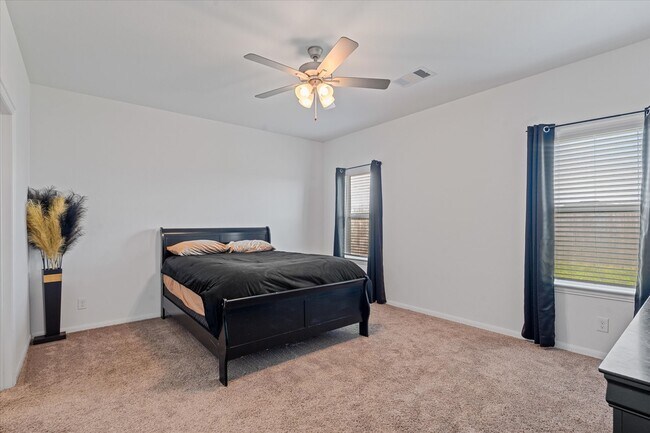 Building Photo - 4715 Painted Bunting Ln