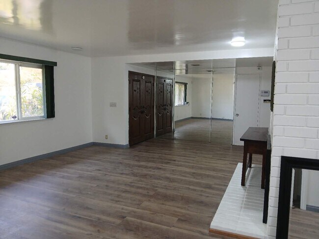 Building Photo - 444 Redlands Ave