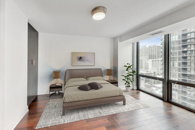 Building Photo - 2 E Erie St