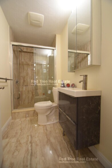 Building Photo - 1624 Beacon St