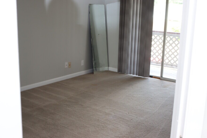 Downstairs Bedroom - 1057 Stones Throw Dr NW